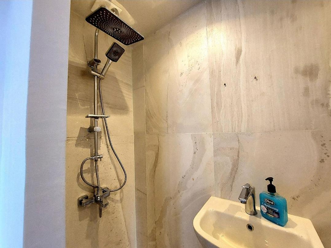 Arab Hostel, Welcoming All Solo And Groups Travellers But, Unmarried Couples Not Allowed Alexandria Exterior photo