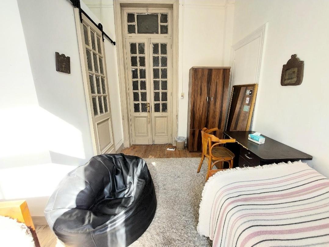 Arab Hostel, Welcoming All Solo And Groups Travellers But, Unmarried Couples Not Allowed Alexandria Exterior photo