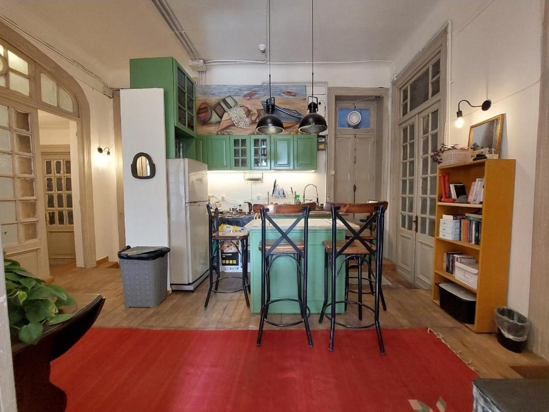 Arab Hostel, Welcoming All Solo And Groups Travellers But, Unmarried Couples Not Allowed Alexandria Exterior photo