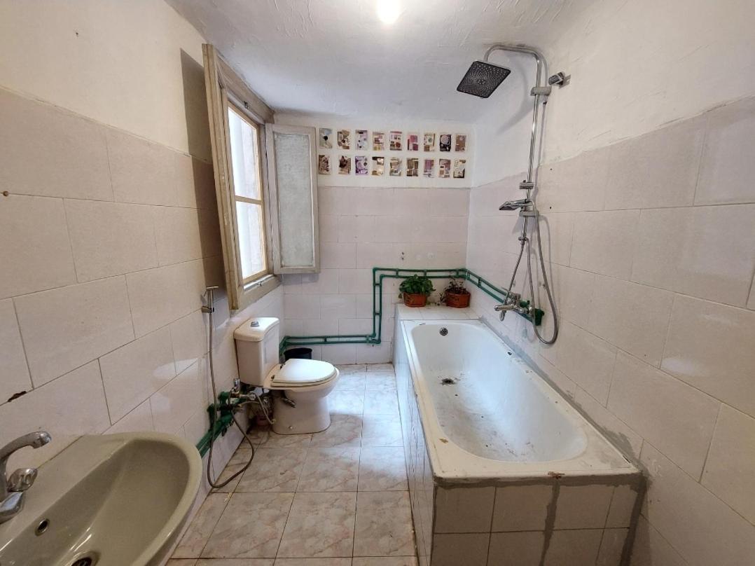 Arab Hostel, Welcoming All Solo And Groups Travellers But, Unmarried Couples Not Allowed Alexandria Exterior photo