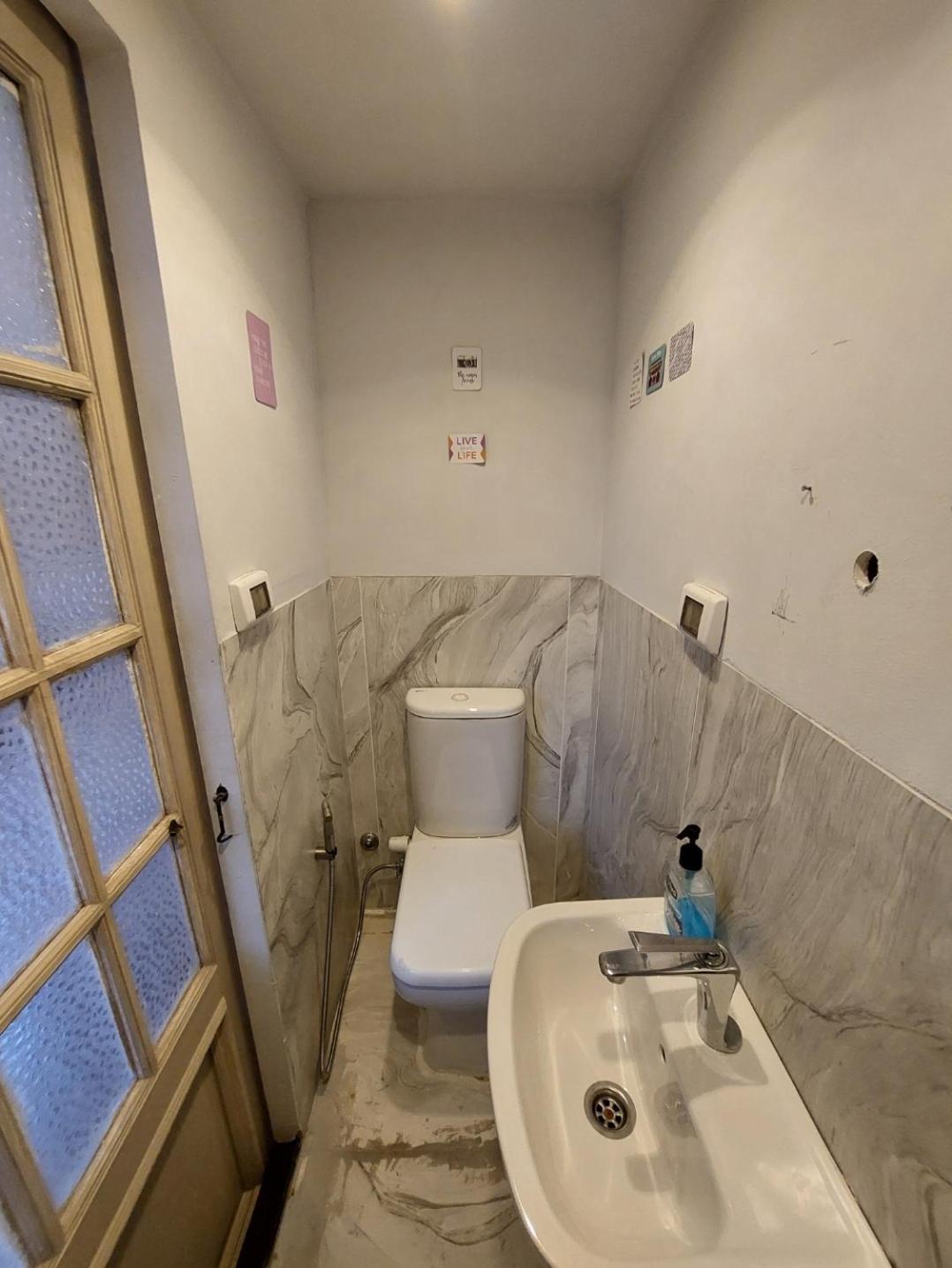 Arab Hostel, Welcoming All Solo And Groups Travellers But, Unmarried Couples Not Allowed Alexandria Exterior photo