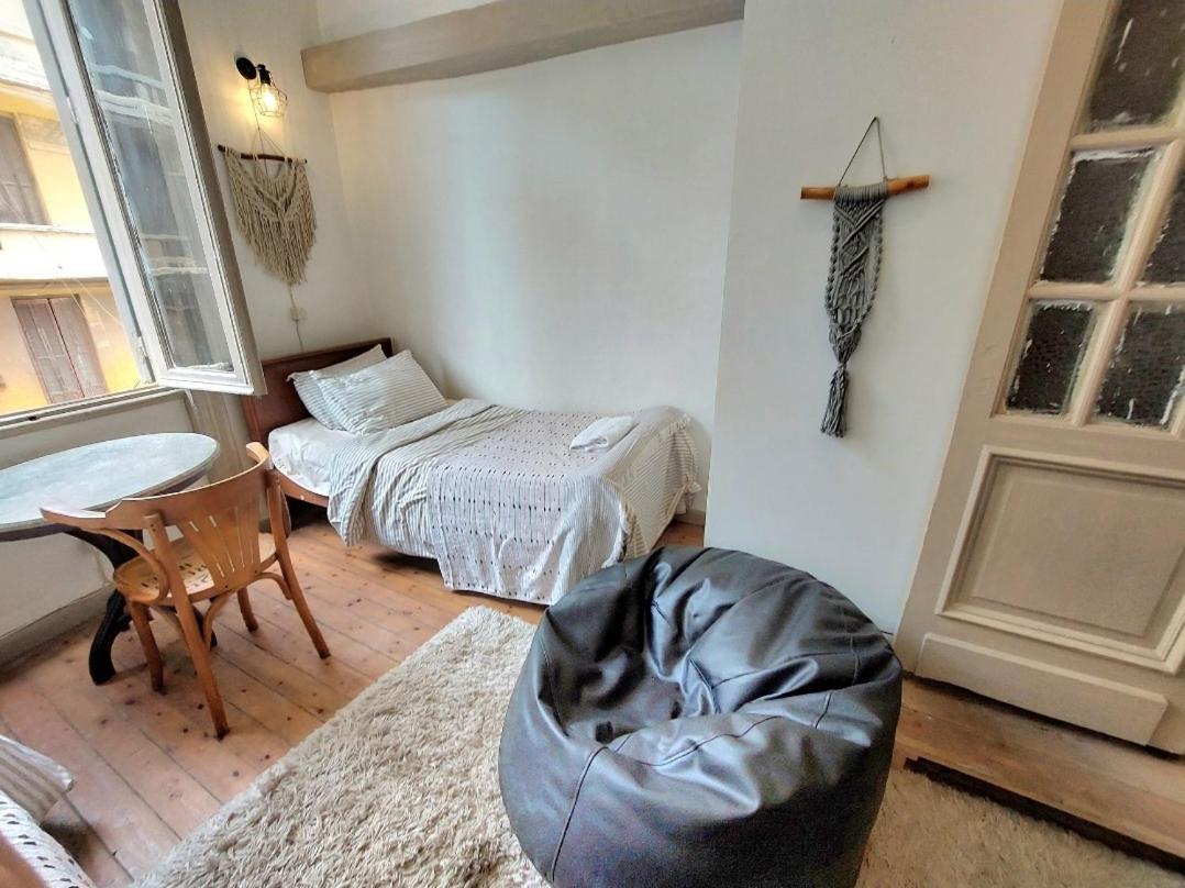 Arab Hostel, Welcoming All Solo And Groups Travellers But, Unmarried Couples Not Allowed Alexandria Exterior photo