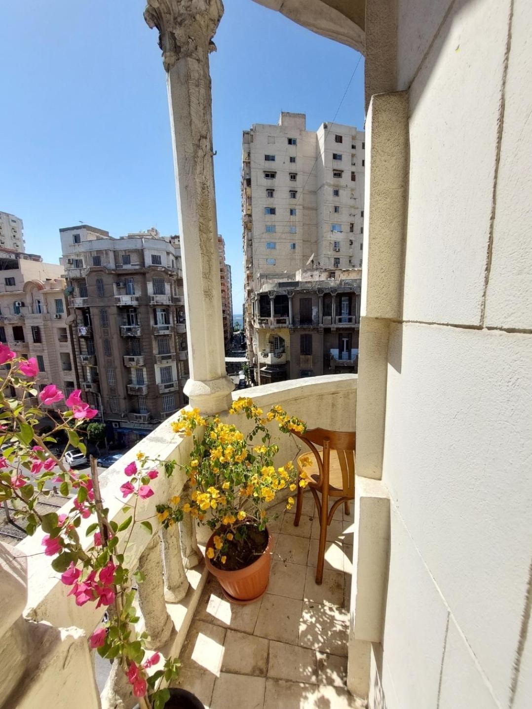 Arab Hostel, Welcoming All Solo And Groups Travellers But, Unmarried Couples Not Allowed Alexandria Exterior photo