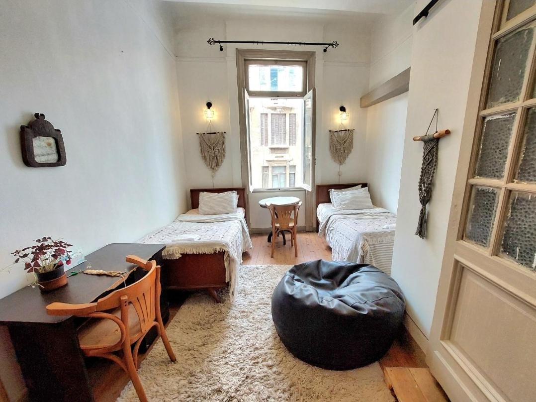 Arab Hostel, Welcoming All Solo And Groups Travellers But, Unmarried Couples Not Allowed Alexandria Exterior photo