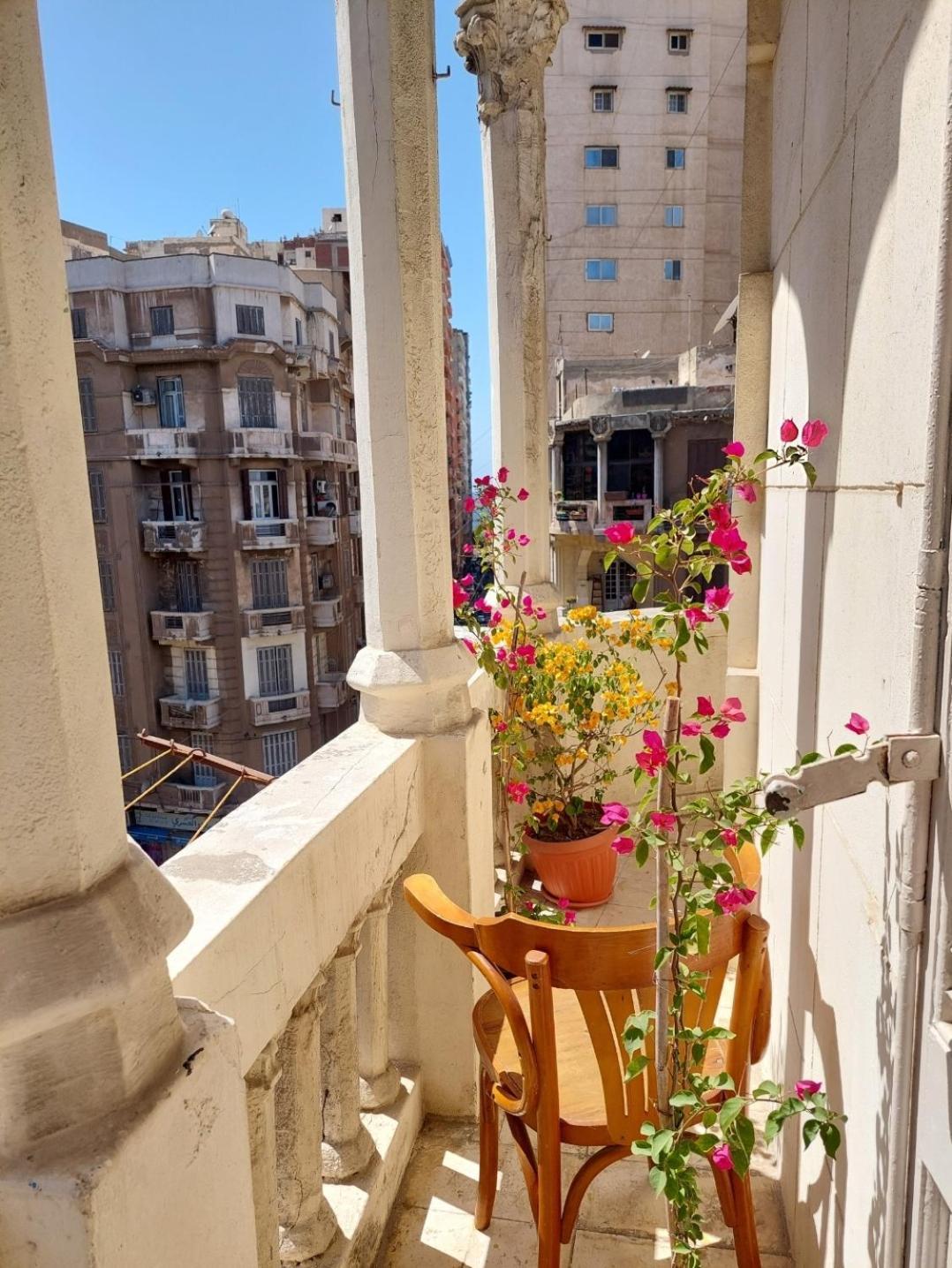 Arab Hostel, Welcoming All Solo And Groups Travellers But, Unmarried Couples Not Allowed Alexandria Exterior photo